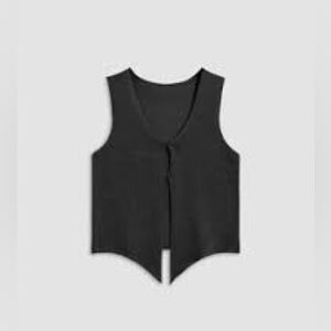 The Commense Knit Vest- size M